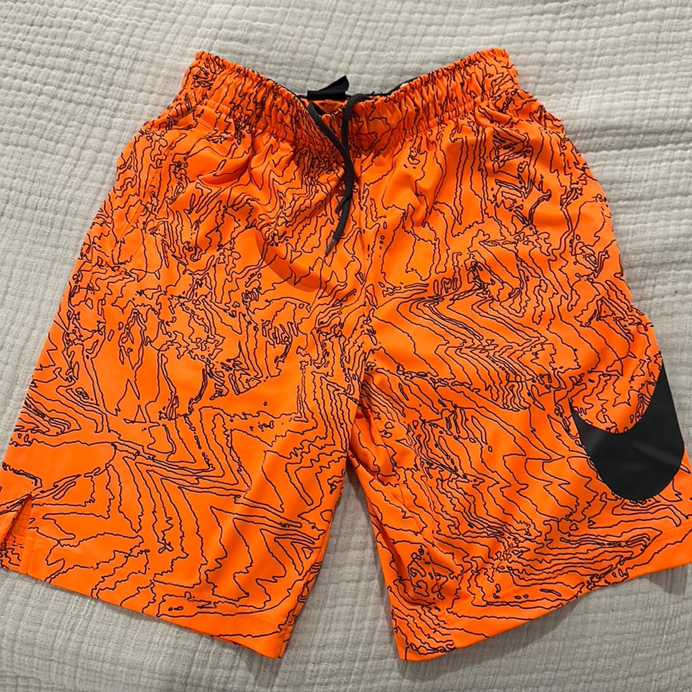 Nike Dri-Fit shorts boys size L
